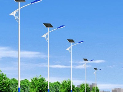 塞北路灯杆厂家销售5米太阳能路灯出厂价