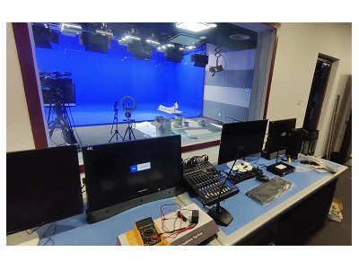 新维讯高清融媒体虚拟演播室主机
