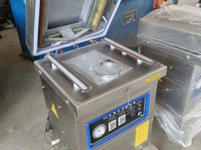 东北香肠400单式真空包装机图2