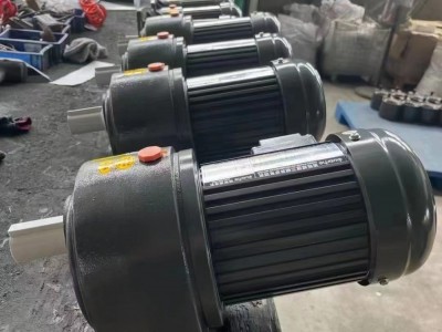 贴窗机专用台湾电机|东本减速机|卧式减速机|立式齿轮减速机|图2