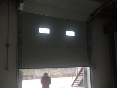 热镀锌板 提升门 尺寸定制 易清洁、密闭性良好、耐腐蚀图5