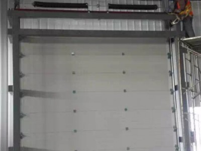 凯亿斯TSM-306背筋型提升门：坚固、保温、隔音、耐腐蚀图2