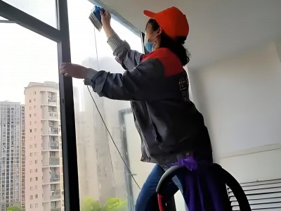 南京玄武区玻璃幕墙清洗 擦玻璃 哪家靠谱 附近好邻居保洁服务图4
